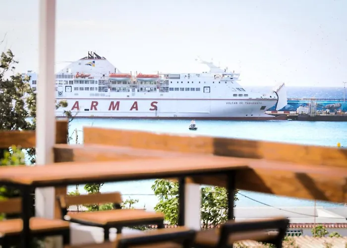 Ocean Nomads Coworking Tenerife Hostel Arona (Tenerife)