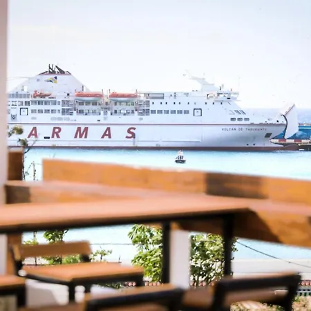 Ocean Nomads Coworking 호스텔 아로나